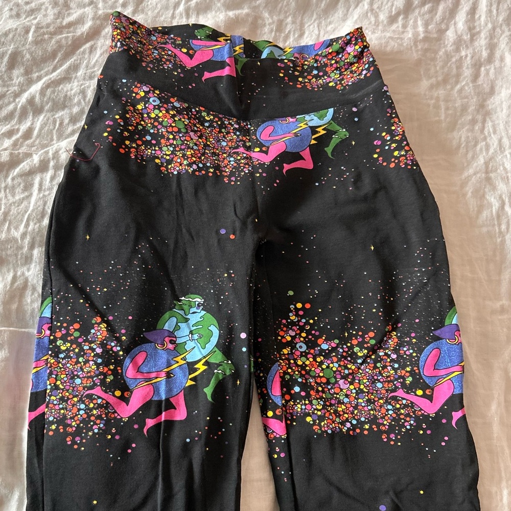 Nooworks Black Leggings with Vibrant Cosmic Design